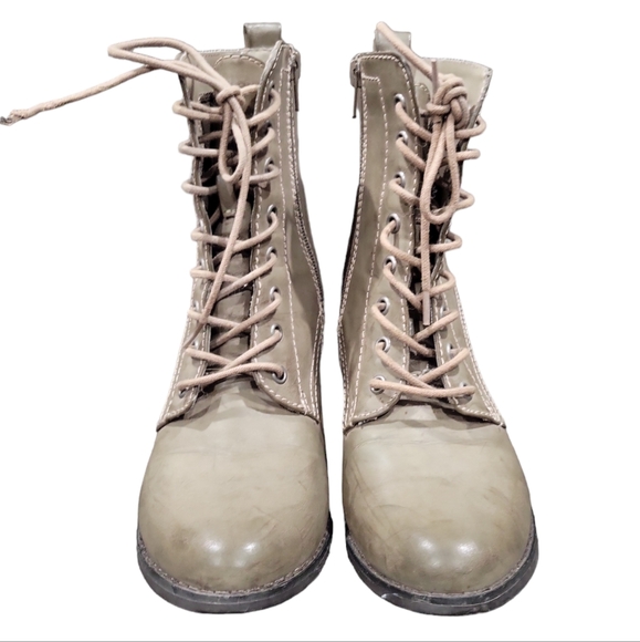 Express Grey Faux Leather Lace Up Heeled Boots Size 7 - Picture 3 of 8